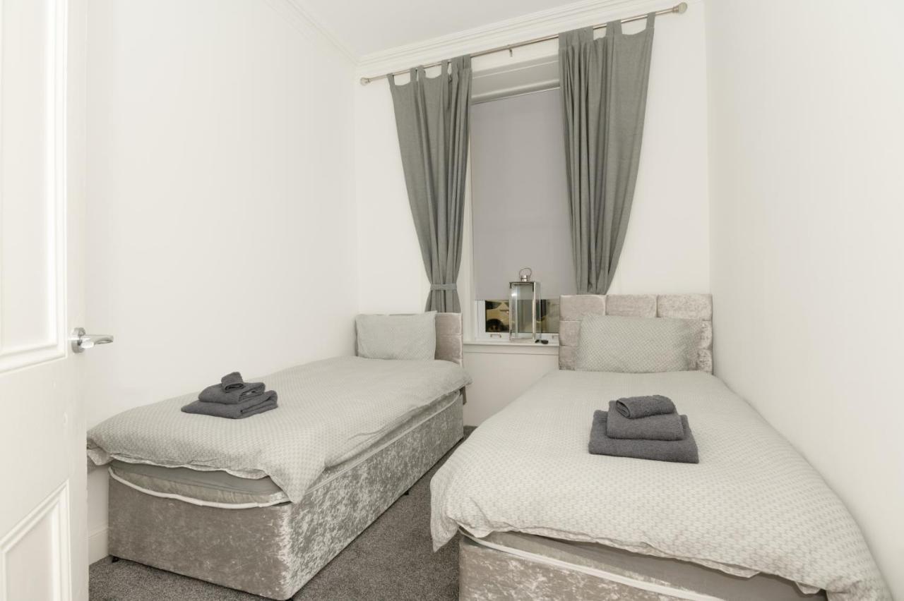 Maze Beach Getaway Apartment Ayr Exterior photo